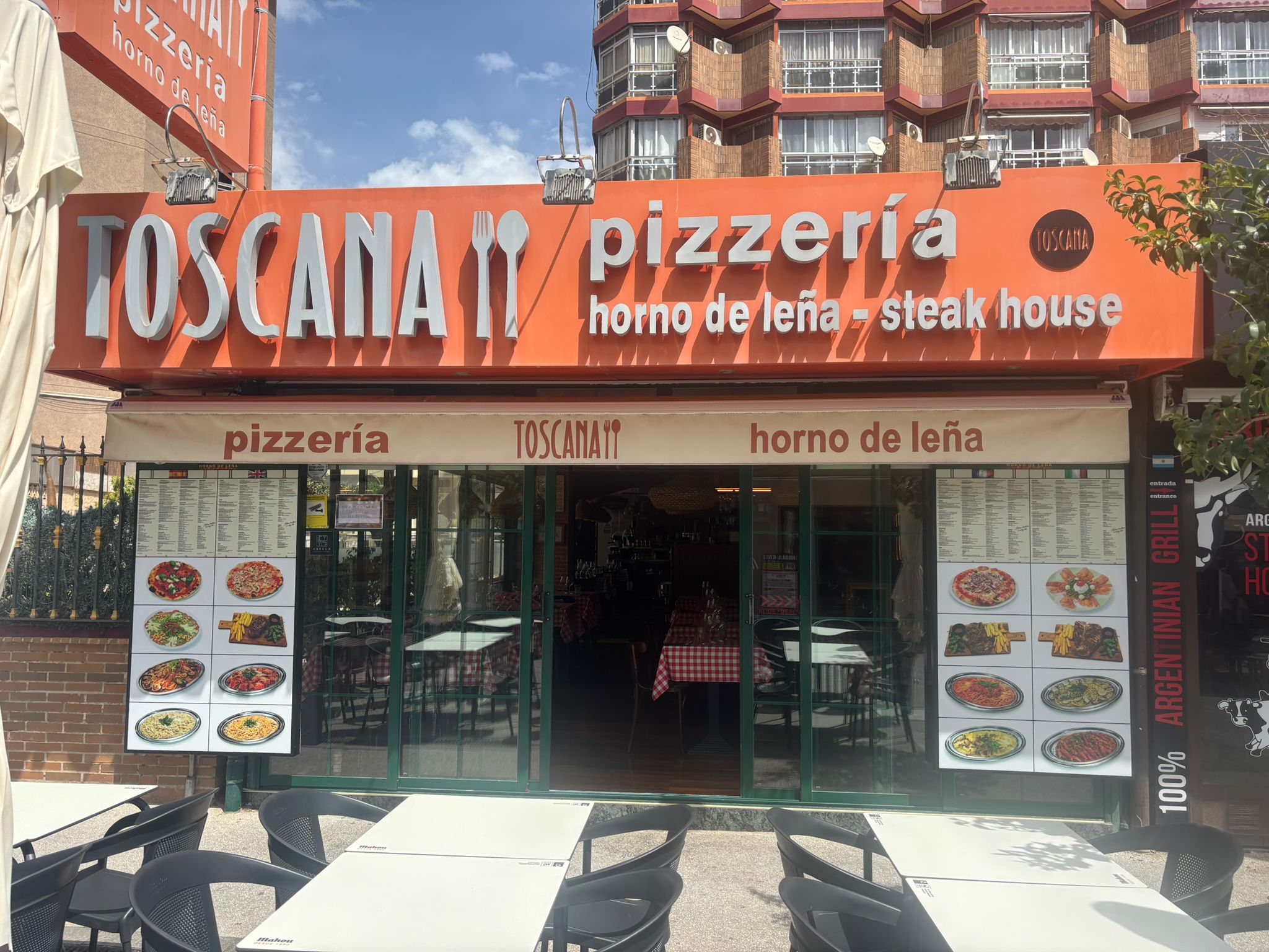 Trattoria La Toscana facade - Italian Pizzeria Wood-fired Oven at Calle Gerona 3 Benidorm