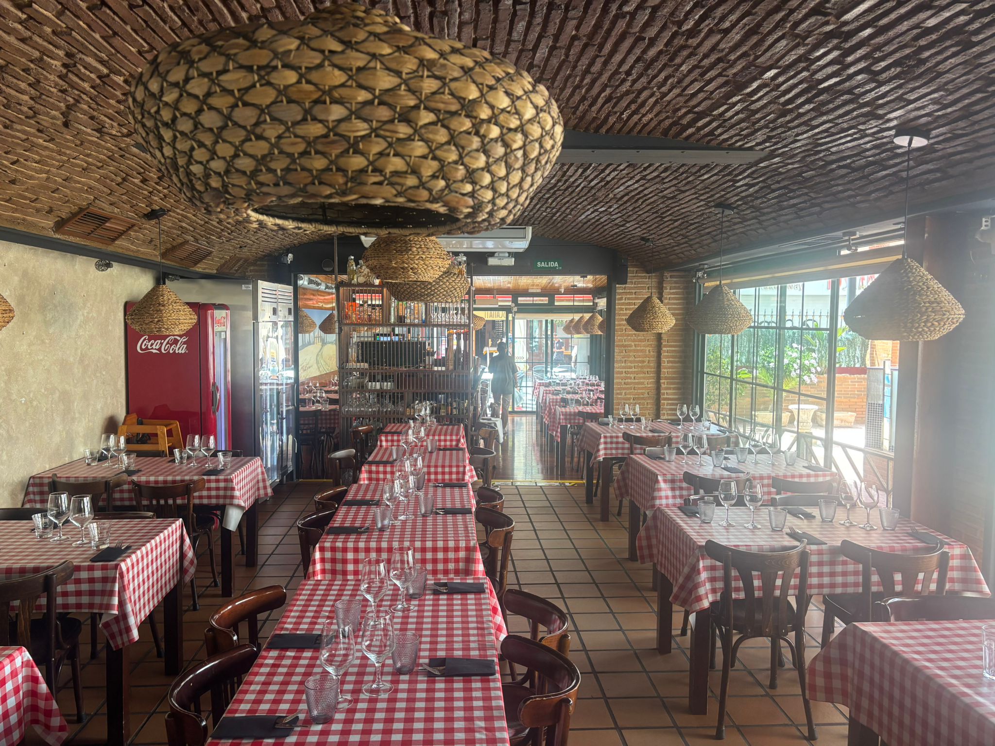 Comedor de Trattoria La Toscana con ambiente italiano auténtico